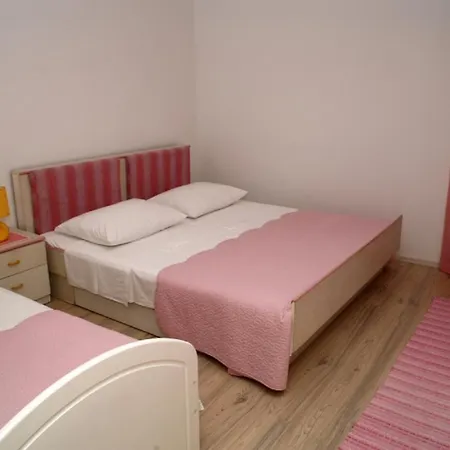 Ap Bonaca Sea Front View 아파트 오미스